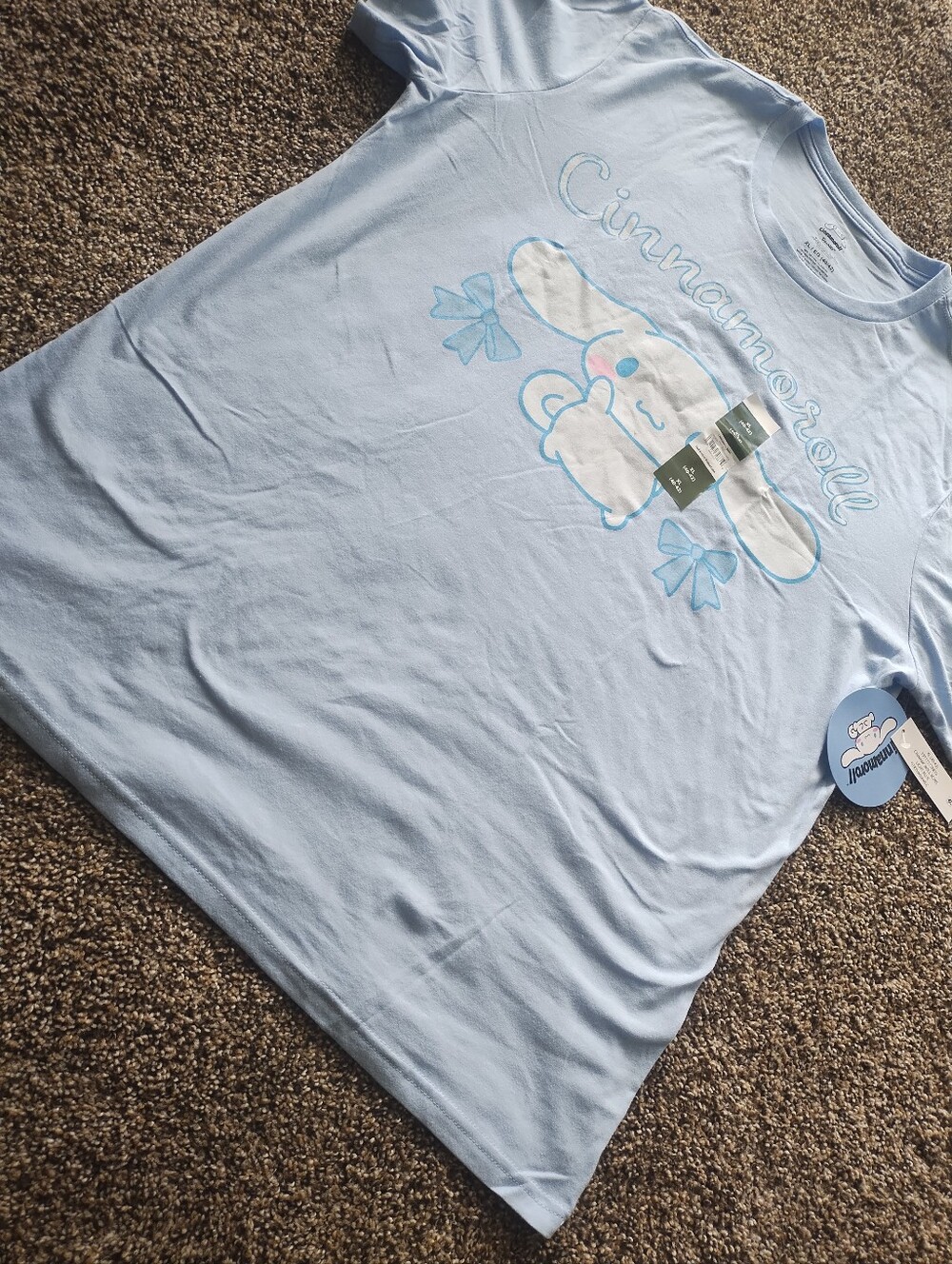Cinnamoroll Light Blue Graphic Tee - Sanrio - Picture 5 of 6